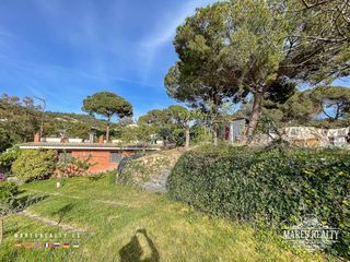 Casa  Univers. ¡bonita casa con piscina y un amplio jardín!