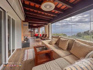 Casa a Santa Maria de Llorell. Magnífica casa en la cala llevadó con piscina y vistas al mar