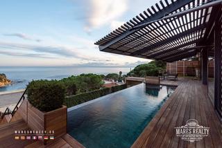Casa a Canyelles. ¡villa de lujo única con espectaculares vistas al mar!