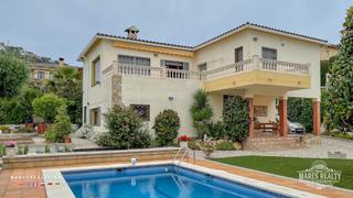 Casa a Roca Grossa. Casa con licencia turística y huerto.