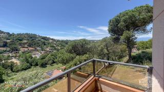 Casa a Lloret Residencial - Montlloret. Gran casa nueva con vistas a la montaña en lloret de mar.