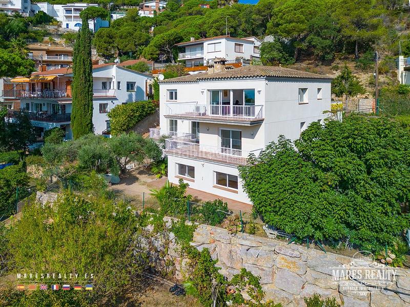 Foto 07a83f79-65ac-4f9a-975d-3ddf0e022e23. Casa gran casa en Roca Grossa con terreno en Roca Grossa Lloret de Mar