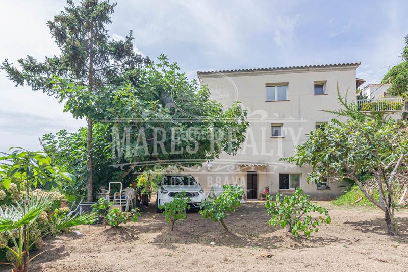 Foto 70f88620-a42a-484d-87ab-563c26b2e5fb. Casa gran casa en Roca Grossa con terreno en Roca Grossa Lloret de Mar