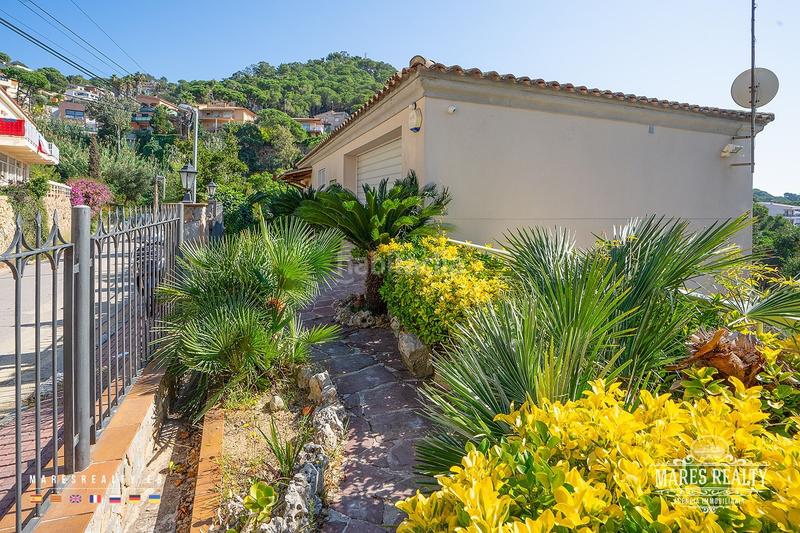 Foto c999fade-9ecd-49c4-adb7-309a48231872. Casa gran casa en Roca Grossa con terreno en Roca Grossa Lloret de Mar