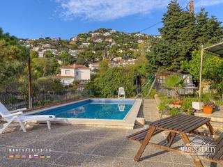 Casa a Roca Grossa. Casa con licencia y vista a la montaña y mar