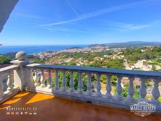 Casa a Roca Grossa. Villa con licencia turística con vistas al mar