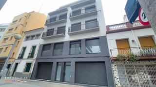 Edifici a Centre. Edificio de apartamentos en segunda línea con vistas al mar