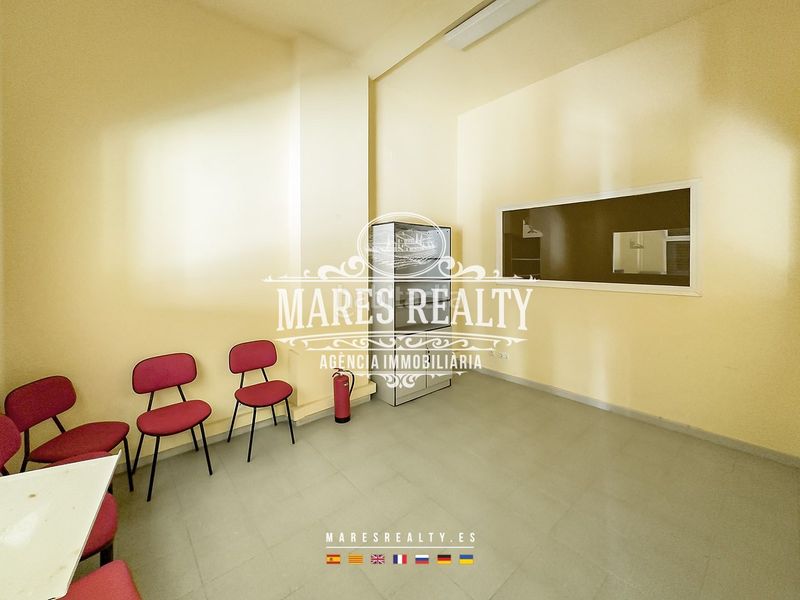 Foto aaf37ff0-d01d-4f06-92be-e8a846cf3cfb. Rent business premise in valenti almirall i llozer 3 in Lloret de Mar