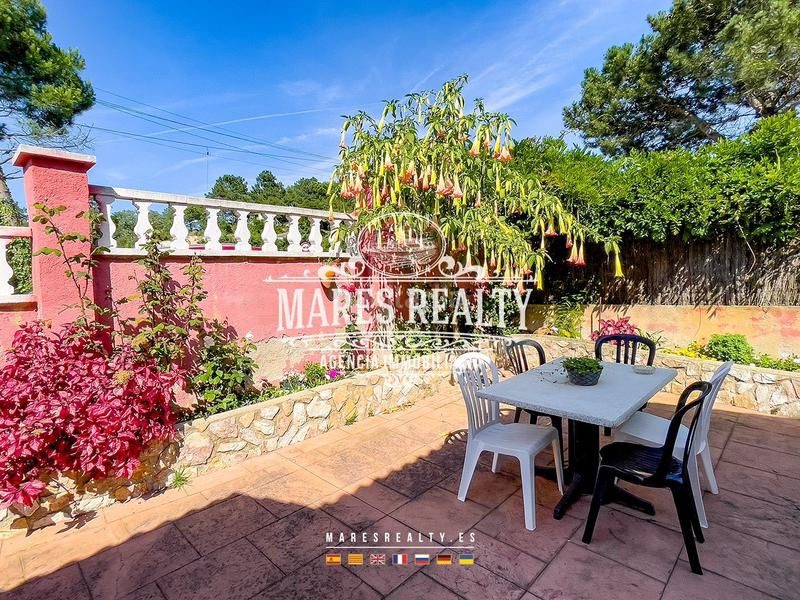 Foto 656fea19-0774-4b00-8a51-80f77599913e. Casa  con licencia turística y placas solares. en Lloret de Mar