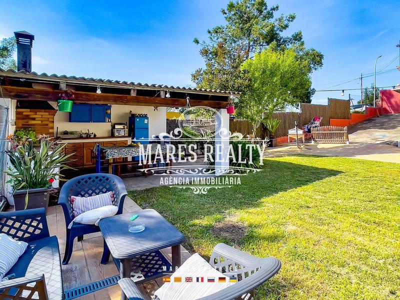 Foto aec88e43-94e8-4c3b-af4a-171fbfae137d. Casa  con licencia turística y placas solares. en Lloret de Mar