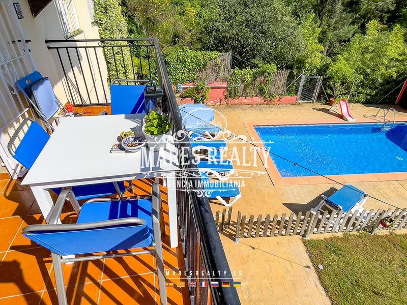 Foto b08953eb-6f2d-417c-9a35-a29ac729ec3a. Casa  con licencia turística y placas solares. en Lloret de Mar