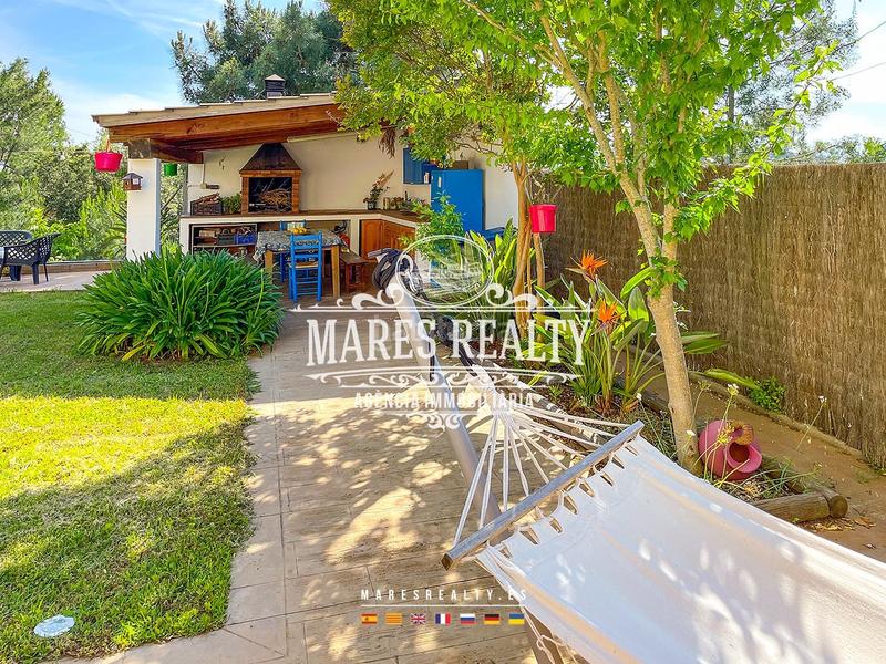 Foto dc6a2cea-8eab-411d-a1f1-24ebd764ad40. Casa  con licencia turística y placas solares. en Lloret de Mar