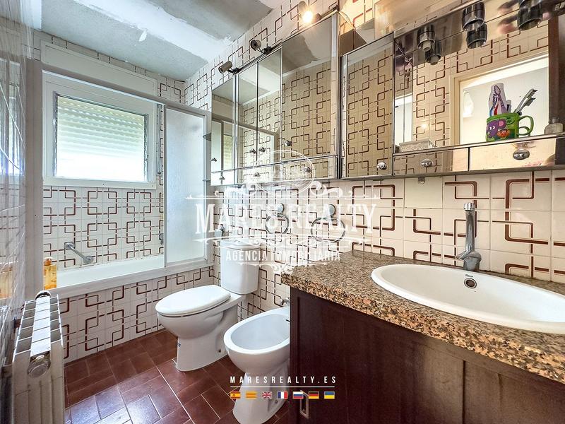 Foto e18b63e3-ec45-4100-8d2b-ba00f6836971. Casa en ricard canals 19-10 casa con licencia turística en Lloret de Mar