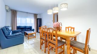 Àtic a Fenals. Se vende apartamento de 3 habitaciones con parking y terraza.