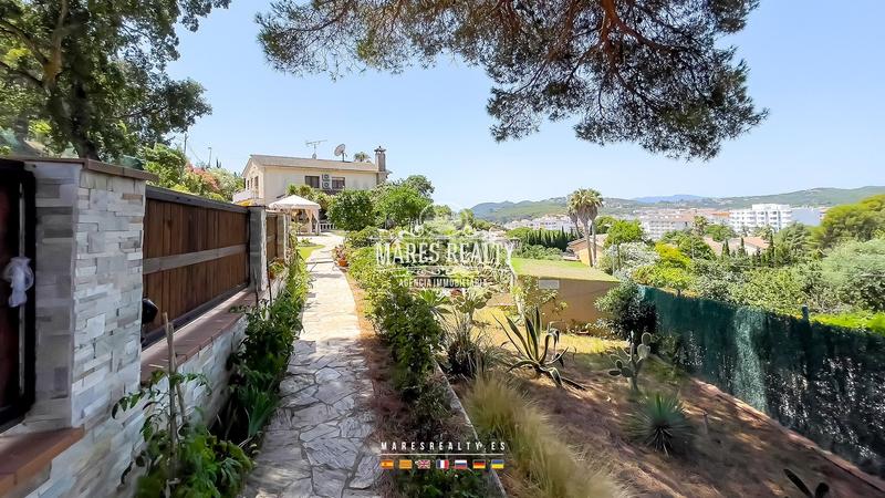 Foto 3b6aeccd-f3c4-4d49-a857-e34cb0c6baaa. Casa con riscaldamento piscina in Fenals Lloret de Mar