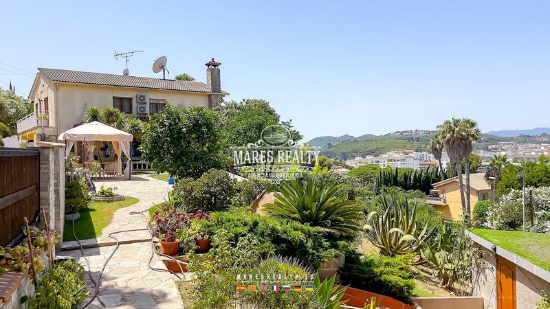 Foto de0cc2c5-4039-4d32-b2d5-e9e5fabf44b9. Casa con riscaldamento piscina in Fenals Lloret de Mar