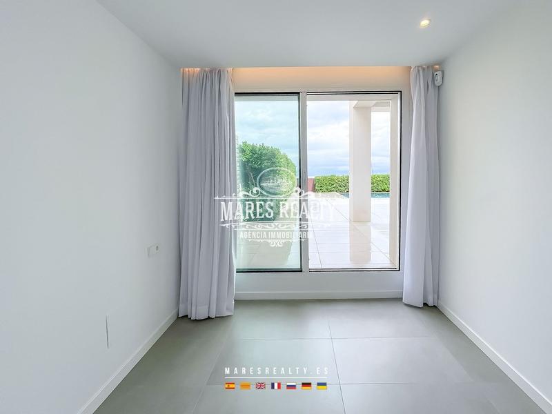 Foto 2670d002-804d-4c50-b605-4f76b2f7b1f7. Casa lujosa casa reformada en primera línea de mar en la costa brava en Escala (L´)