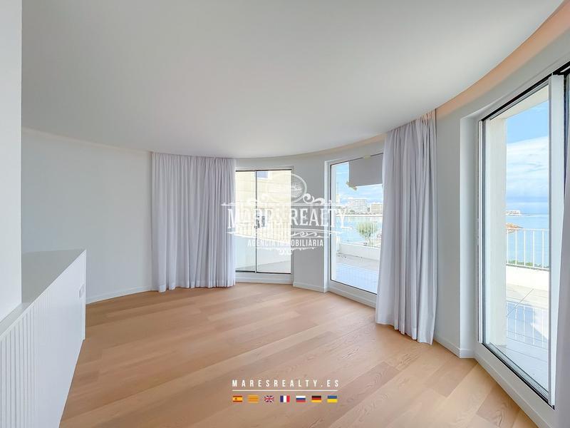Foto 564d0a87-ff89-4b4f-b79d-e983d80eb941. Casa lujosa casa reformada en primera línea de mar en la costa brava en Escala (L´)