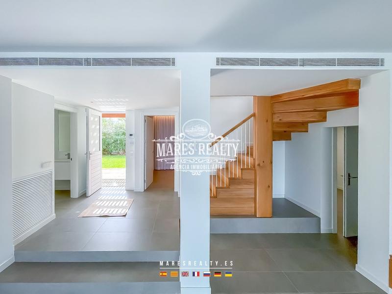 Foto effda73d-6967-4476-9d7f-d0cc9c8c8543. Casa lujosa casa reformada en primera línea de mar en la costa brava en Escala (L´)