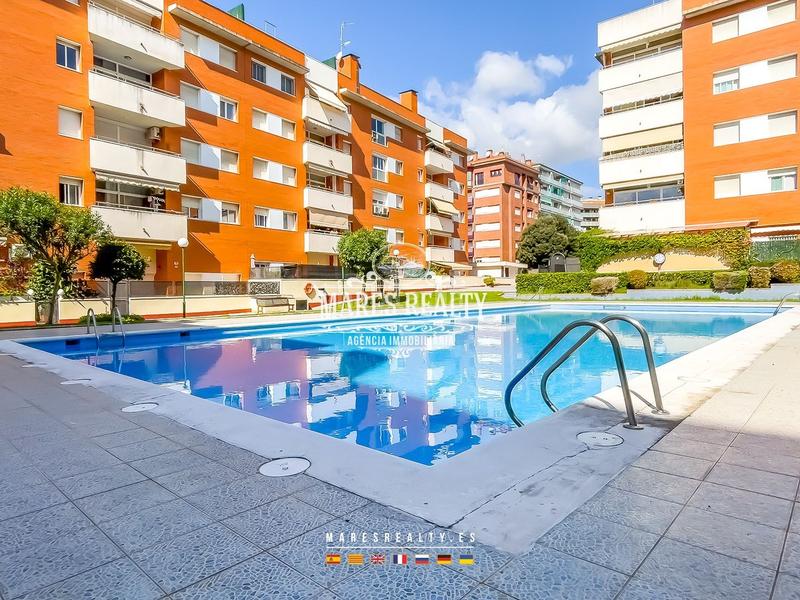 Foto 26f48597-705e-4ab0-b712-fc167783bec5. Pis amb calefacció piscina a Fenals Lloret de Mar