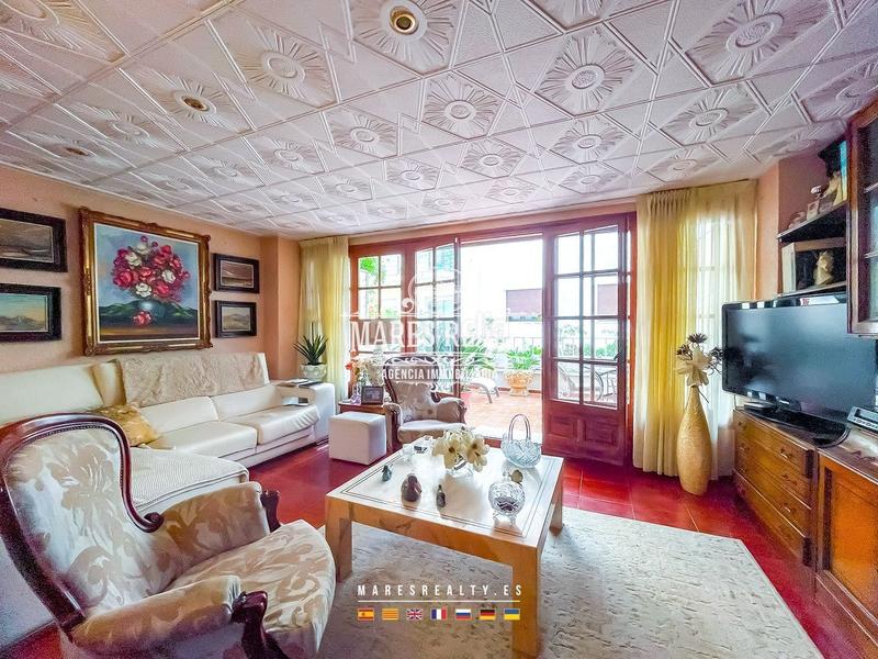 Foto 6e8b20c2-24ff-4788-97d1-7cb0afa22a0e. Édifice dans Calella