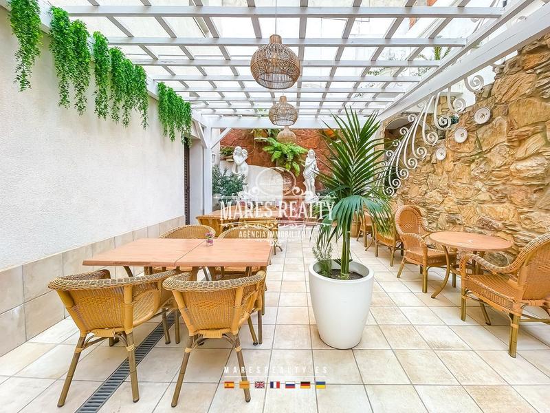 Foto 8c6d8dcb-fcde-4d1a-a96b-d1a9ef723c20. Édifice dans Calella