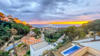 Casa a Violetes 33. Magnfica casa con vistas panormicas al mar en la urbanizacin