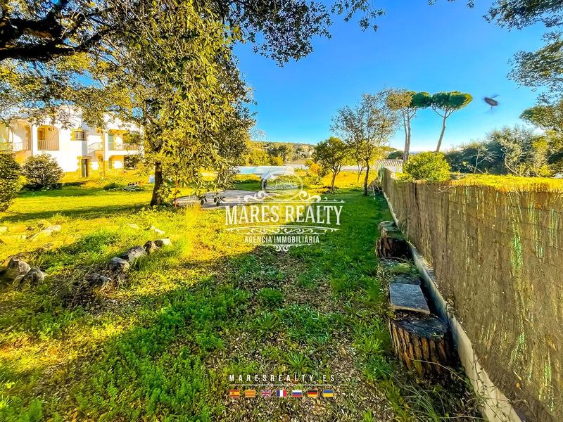 Foto fee7da43-f859-498e-9f2b-cf946b64bedb. Terreno residencial parcela con vistas al mar en la costa brava en Calonge
