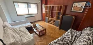 Pis  Calle padre manjón. Piso de 2 dormitorios y 1 baño, con plaza de garaje y trastero,