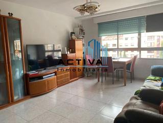 Appartement  Calle martín pescador. Piso de 3 dormitorios y 1 baño, en edificio con ascensor.