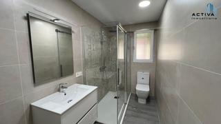 Appartement  Calle júpiter. Piso de 2 dormitorios y 1 baño completamente reformado, en edifi