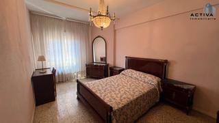 Appartamento  Calle de fray luis de len. Piso en el centro de valladolid con plaza de garaje, de 4 dormit