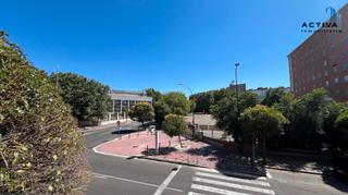 Appartamento  Calle rondilla santa teresa. En semicentro, gran piso de 5 dormitorios, bao, aseo y trastero