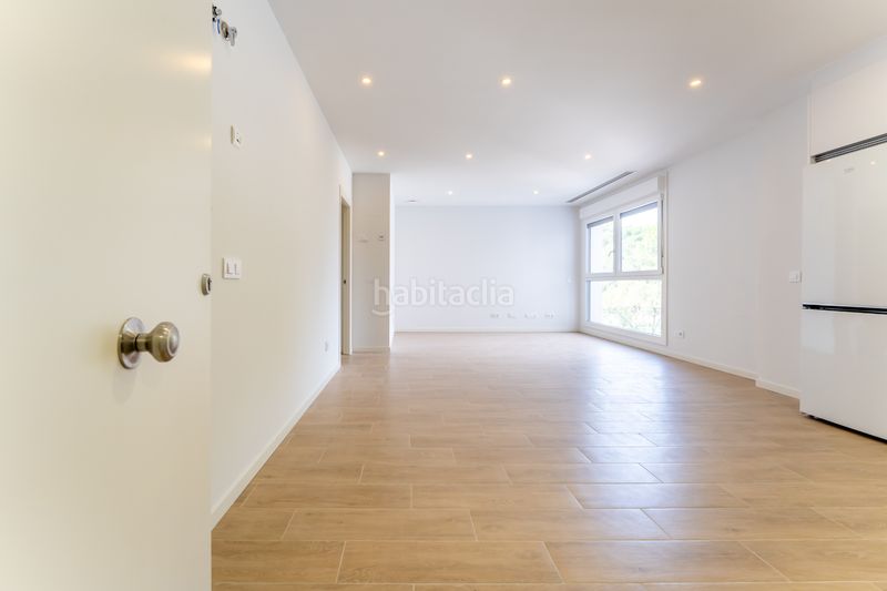 Foto d4b68a84-c037-4991-abf2-afd8dfab2dff. Miete etagenwohnung in calle de juan ignacio luca de tena 28 in Madrid