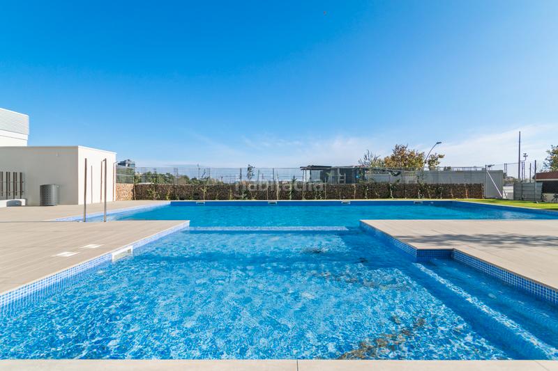 Foto c3685694-a061-4221-adca-7389110a91e1. Location appartement avec chauffage parking piscine dans Esplugues de Llobregat