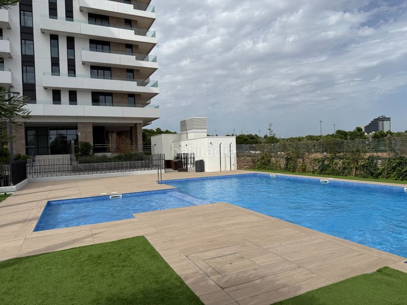 Foto c742d6aa-d30b-4561-9e00-fe169115e823. Lloguer pis amb calefacció aparcament piscina a Finestrelles Esplugues de Llobregat