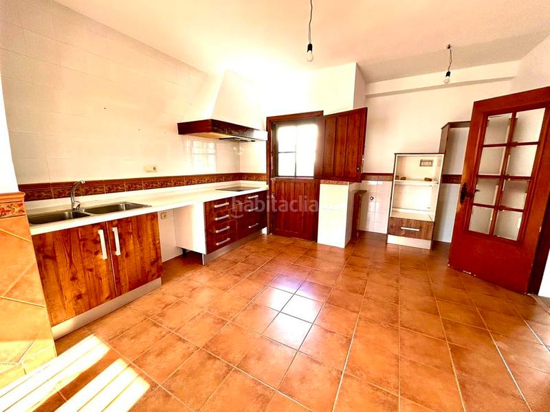 Foto 48d2f7a7-ebe1-4a40-ba89-024f1722ff10. Xalet amb aparcament a El Alquián Almería