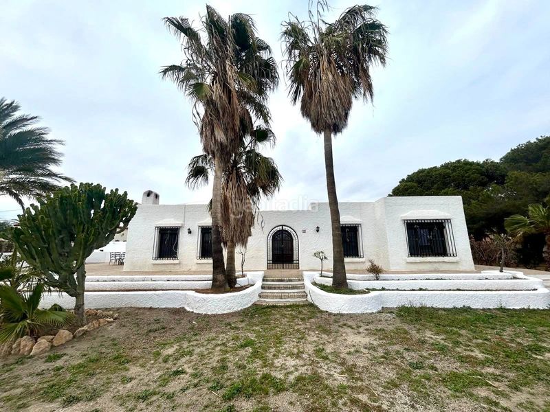 Foto 5100243e-2c52-4269-8700-49910d1e9a08. Xalet amb aparcament a El Alquián Almería