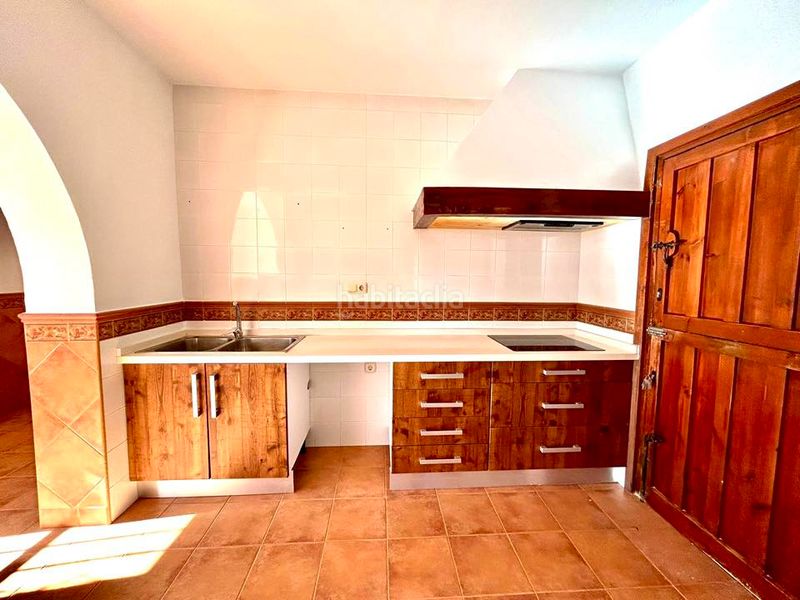 Foto 5eb9be91-3b00-4a80-a710-d25f80dc65ce. Xalet amb aparcament a El Alquián Almería