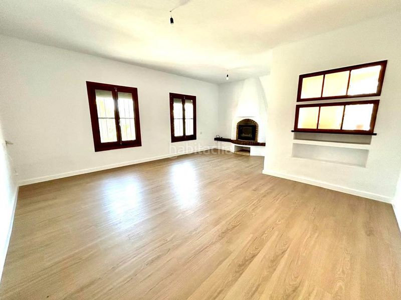 Foto 84dc8b17-286f-477d-84b0-54002f468ea9. Xalet amb aparcament a El Alquián Almería