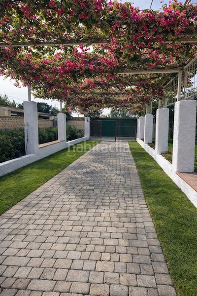 Foto 89cabe29-368a-443e-a8c9-0ceed759b50c. Xalet amb aparcament a El Alquián Almería