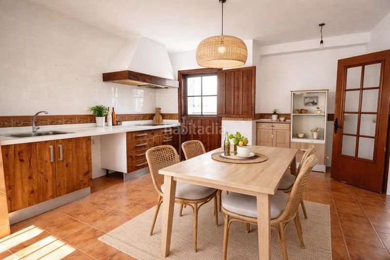 Foto 8ab6a28f-a872-452f-a2aa-04c6dcf3992a. Xalet amb aparcament a El Alquián Almería