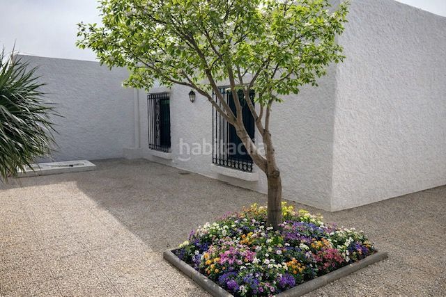 Foto ad7f08fd-9cc3-4983-9277-5d9460673c1a. Xalet amb aparcament a El Alquián Almería