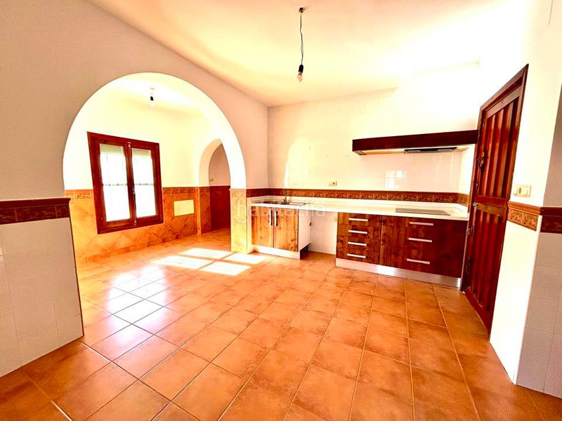 Foto ff0014bc-fcf4-4d79-b0bd-3d7ce13e8f65. Xalet amb aparcament a El Alquián Almería