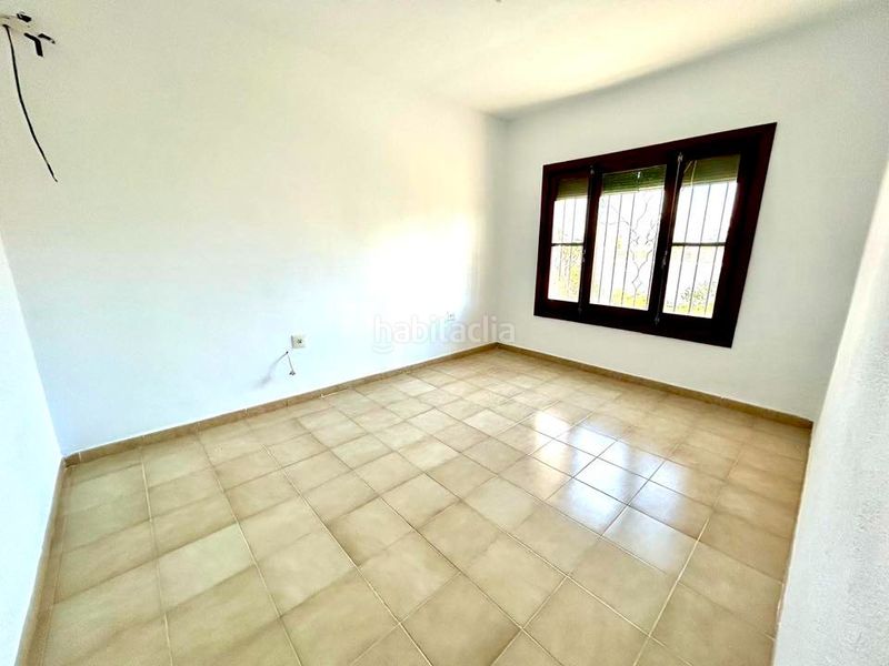 Foto ff1485e9-9b5c-425a-bc4a-046f0d874b3b. Xalet amb aparcament a El Alquián Almería