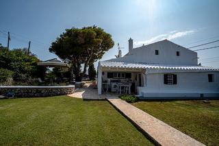 Casa a Sant Lluís-S´Ullestrar-Torret. Casa tradicional menorquina de pueblo con piscina