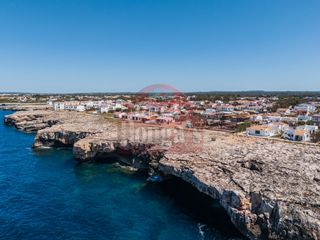 Chalet in Cala Blanca. Exclusiva!! chalet en construcción en primera línea de mar en ca