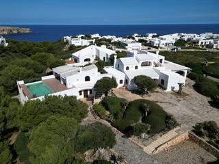 Chalet à Cala Morell. Espectacular propiedad con vistas al mar en cala morell