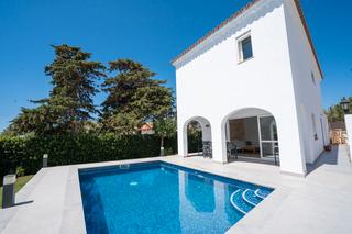 Chalet à Cala en Porter. Chalet reformado con piscina en son vitamina