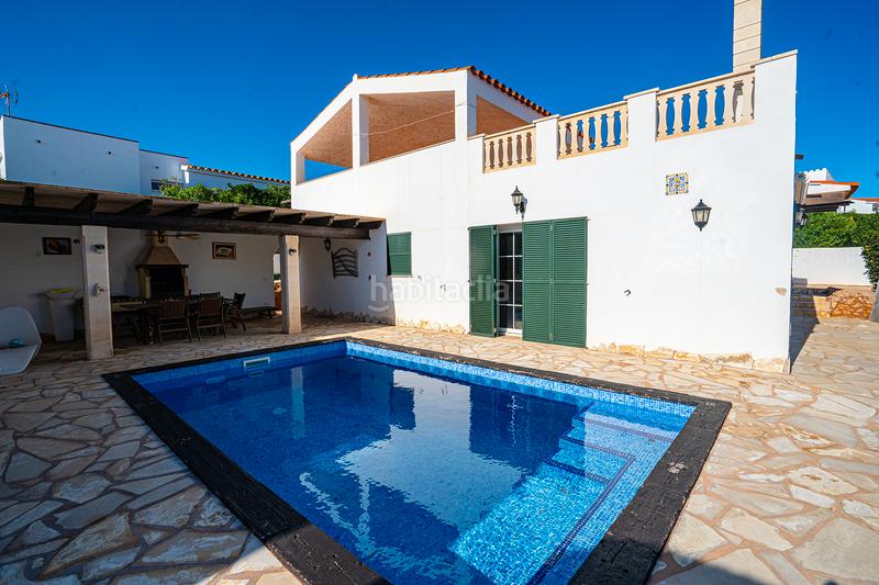 Foto d5dbcc61-e311-4f7e-b0bd-81f1fafd2503. Chalet  unifamiliar doble con vistas al mar en Es Mercadal